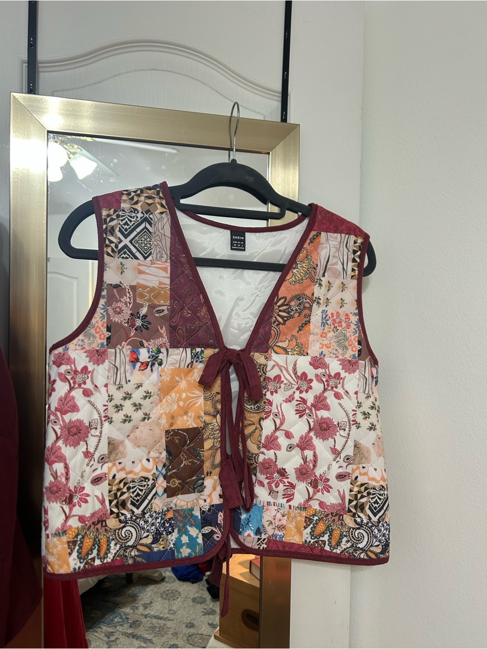 SHEIN - Quilted Floral Patchwork PrintTie-Front Vest in Burgundy, Brown, Orange